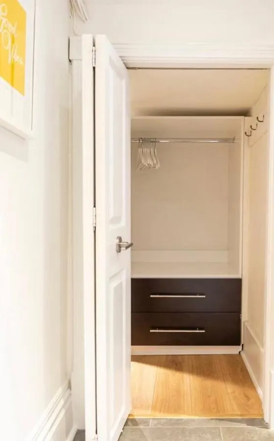 Modern Design Studio トロント 0*,  カナダ