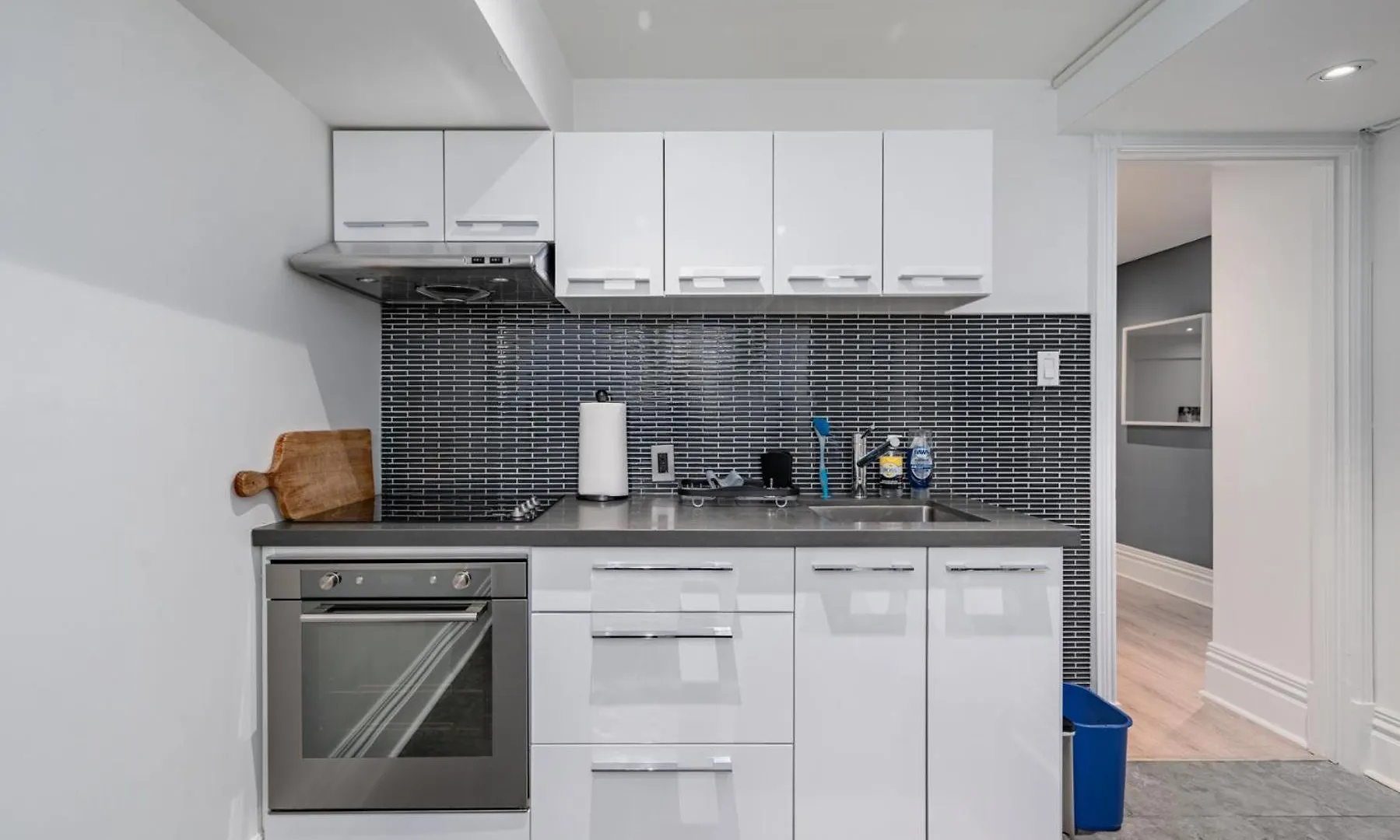 Homestay Modern Design Studio Toronto Canada